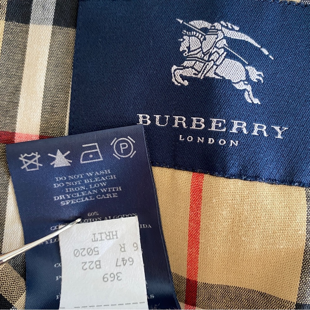 Burberry navy double breasted jacket - Picture 12 of 13